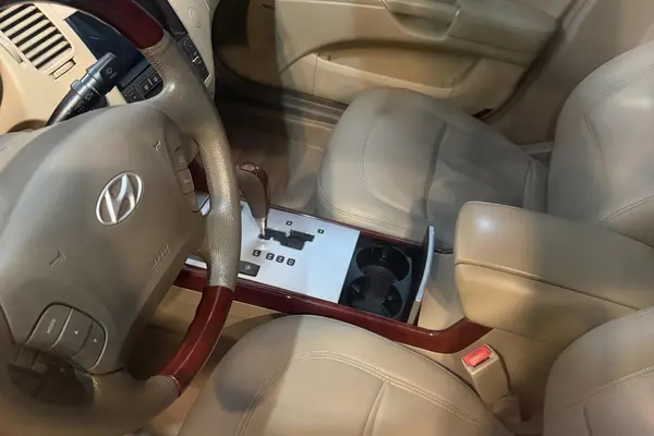 هیوندای، آزرا (گرنجور)