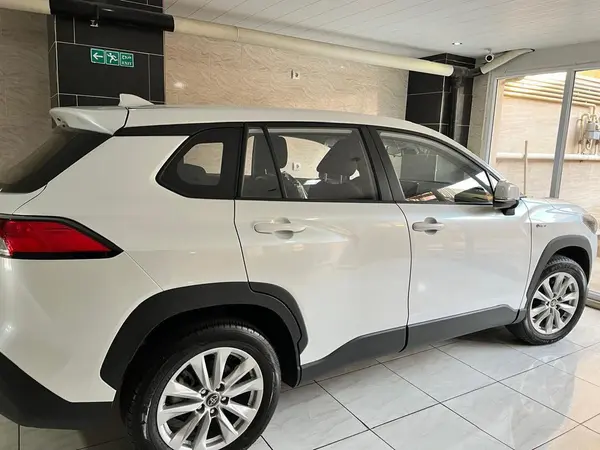 تویوتا، کرولا کراس هیبرید