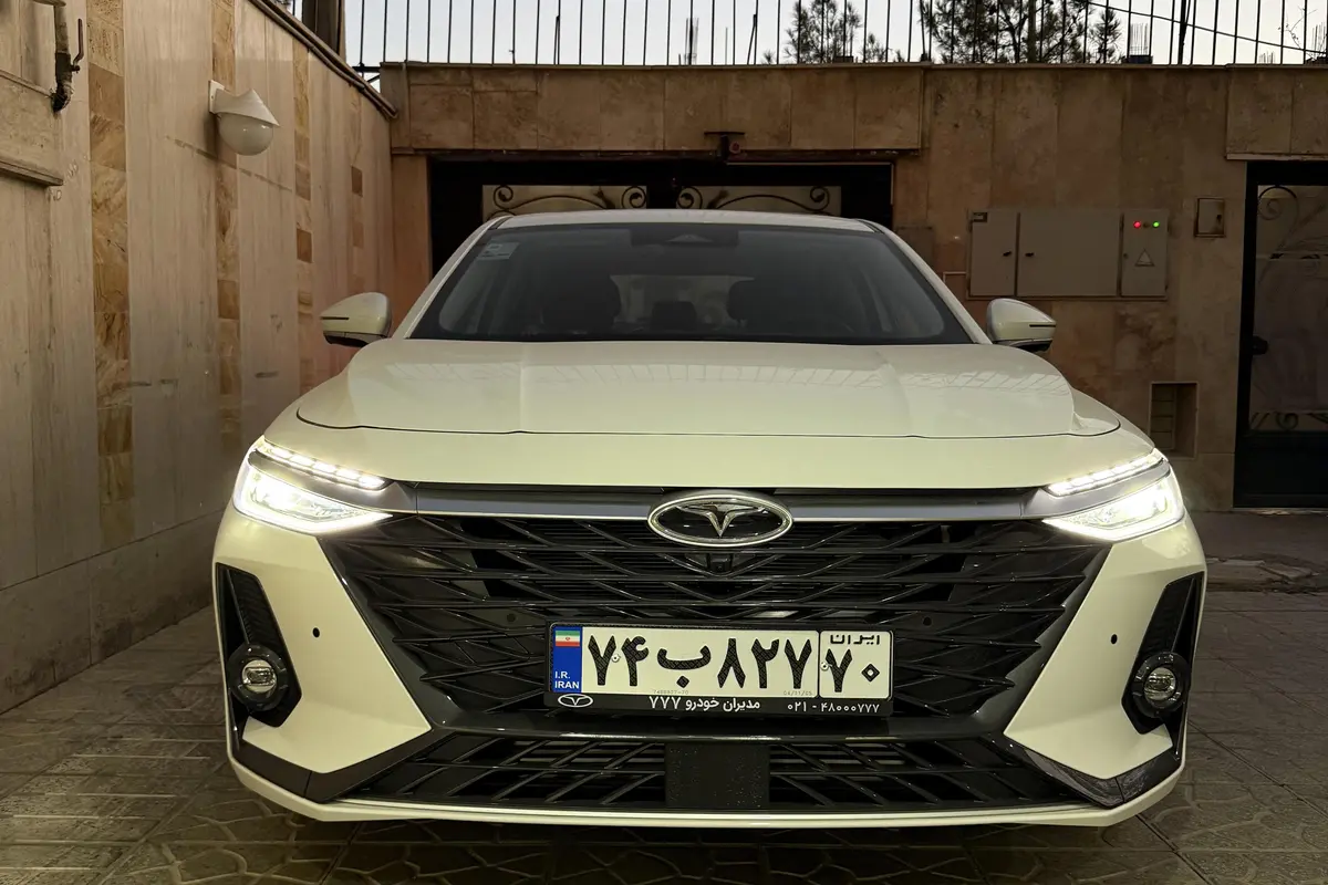 فونیکس،  آریزو 8 (Z8)