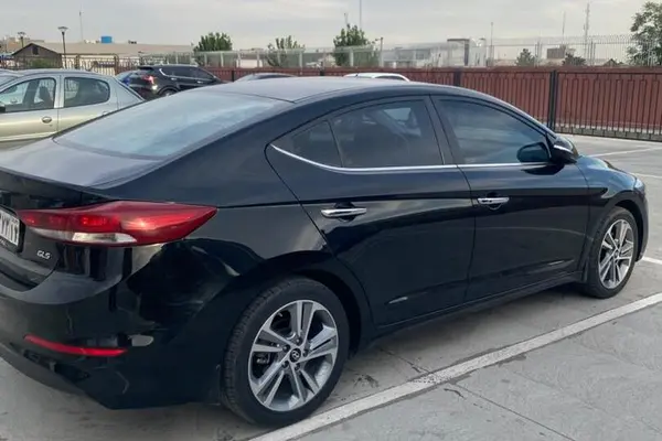 هیوندای  النترا