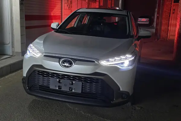 تویوتا، فرانت لندر هیبرید