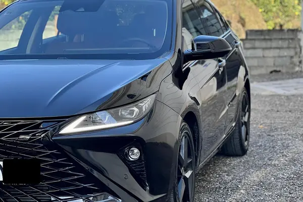 فونیکس، آریزو 6 جی تی (Z6 GT)