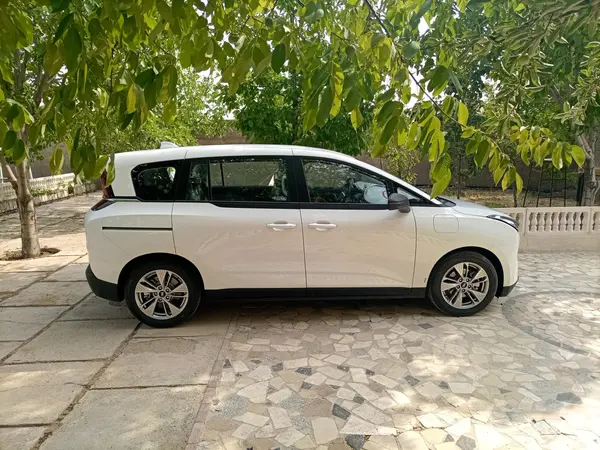 بستیون، نات