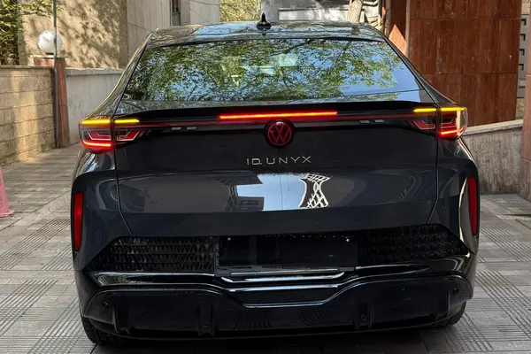 پیش فروش فولکس، آی دی یونیکس