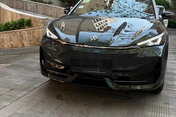 پیش فروش فولکس، آی دی یونیکس