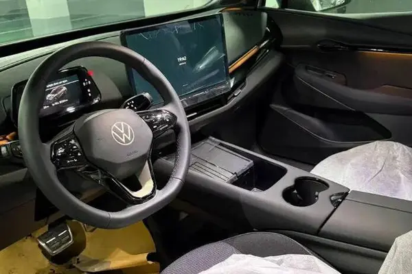 پیش فروش فولکس، آی دی یونیکس