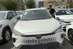 حواله تویوتا، کرولا کراس هیبرید