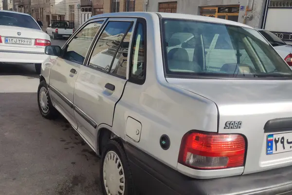 پراید، صندوق دار