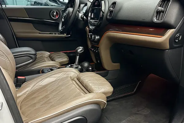 مینی، کانتری من