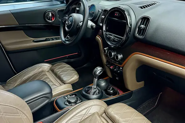 مینی، کانتری من