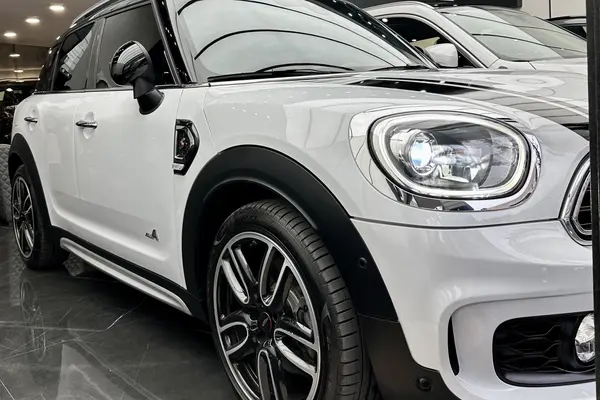 مینی، کانتری من