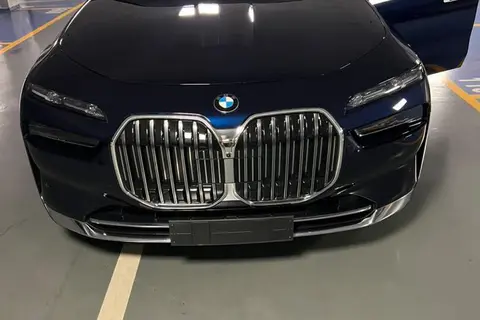 ب ام و، سری 7