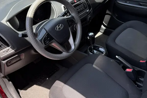 هیوندای  i20