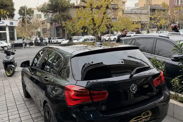 ب ام و، سری 1 هاچ بک