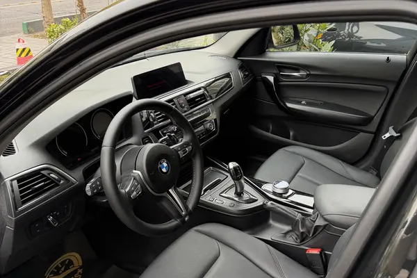 ب ام و، سری 1 هاچ بک