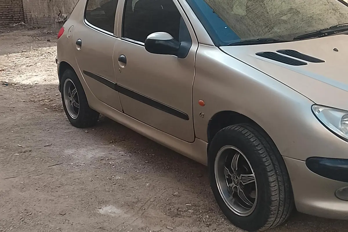 پژو،  206