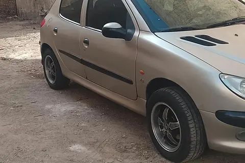پژو، 206