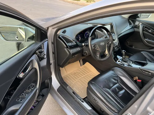 هیوندای، آزرا (گرنجور)