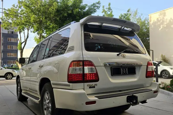 تویوتا، لندکروز چهار در