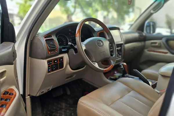 تویوتا، لندکروز چهار در