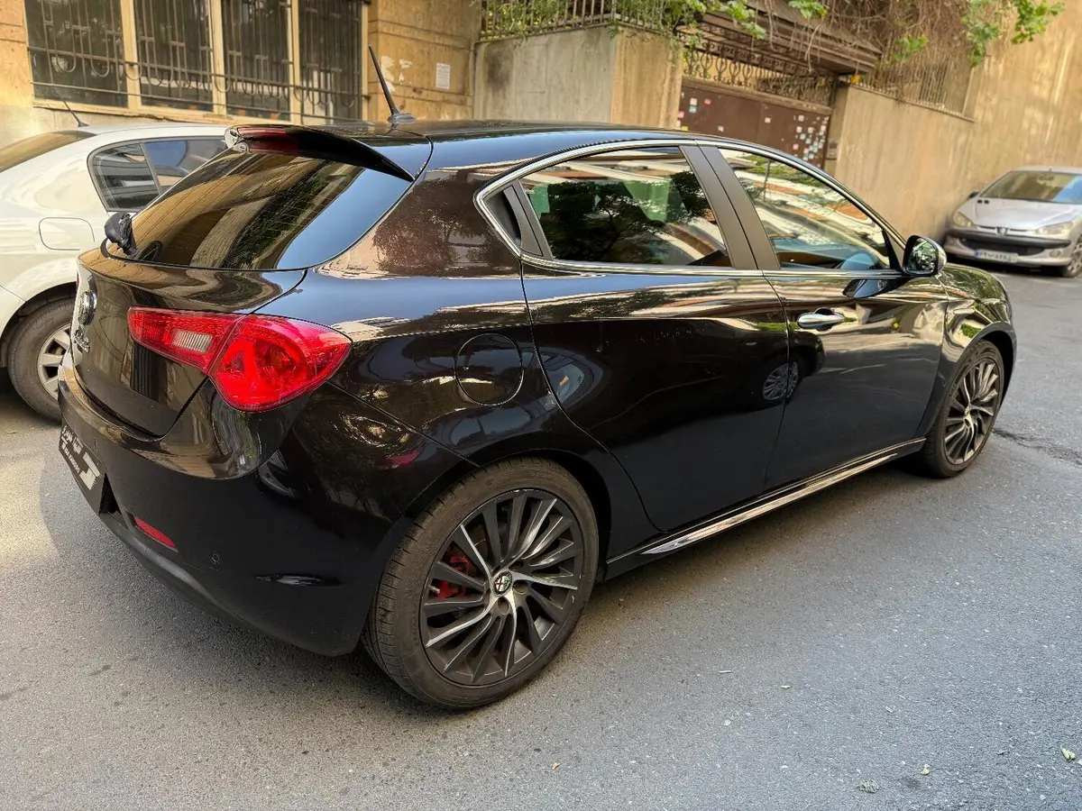 آلفارومئو  جولیتا