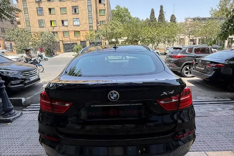 ب ام و  X4