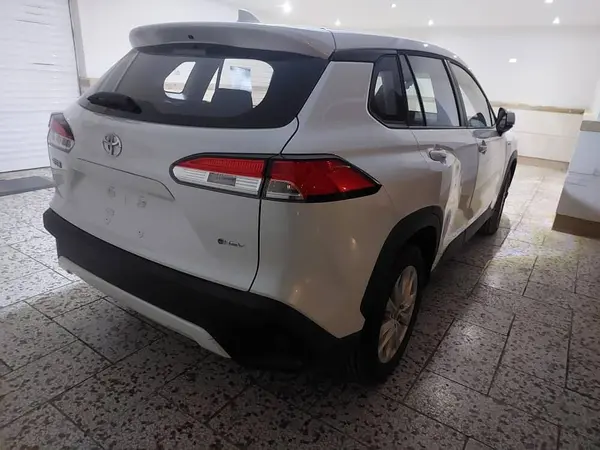 تویوتا، کرولا کراس هیبرید