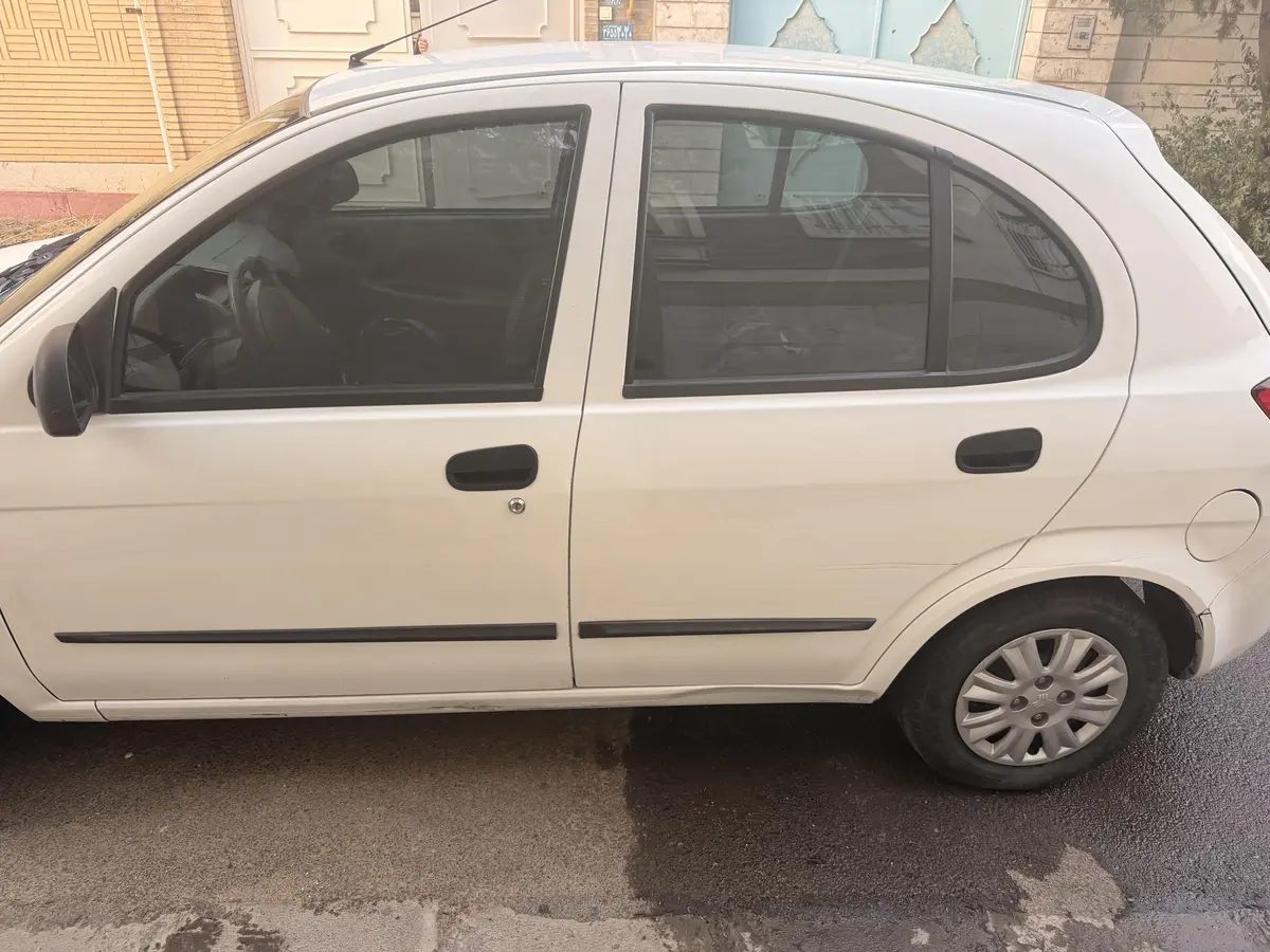 تیبا،  هاچ بک