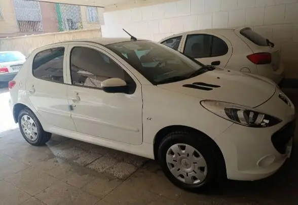 پژو،  207