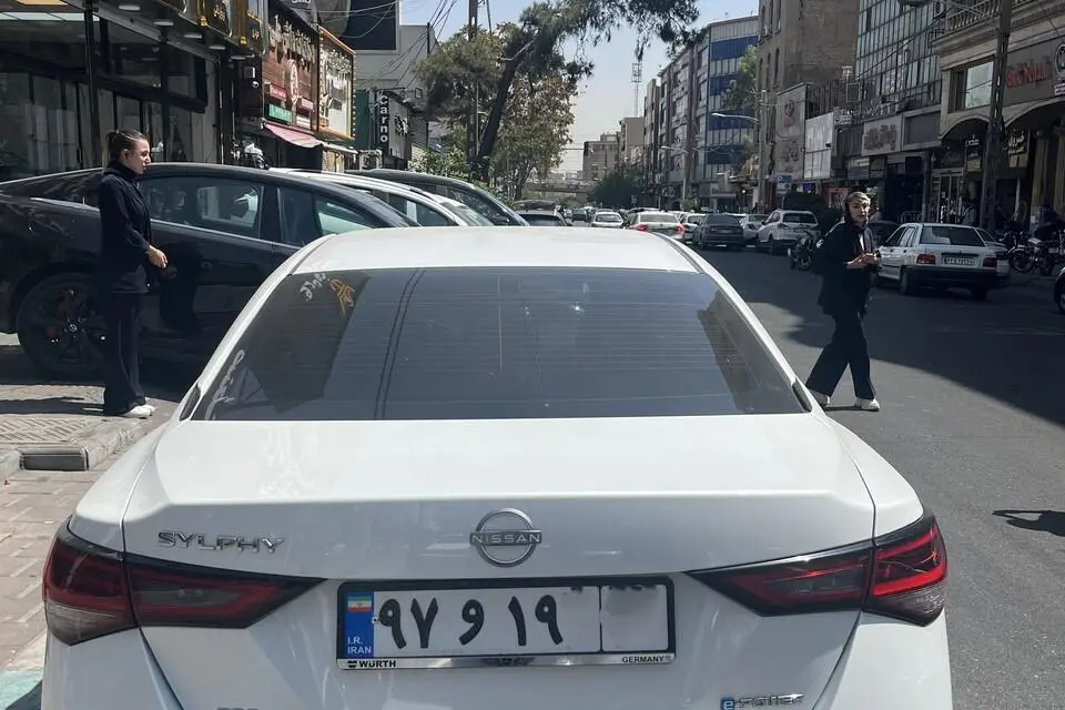 نیسان،  سیلفی