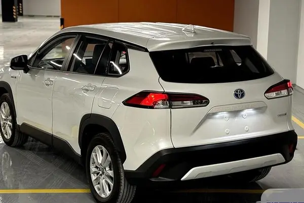 تویوتا، کرولا کراس هیبرید