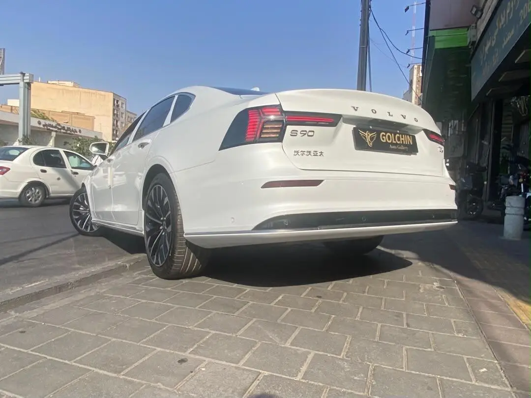 ولوو،  S90