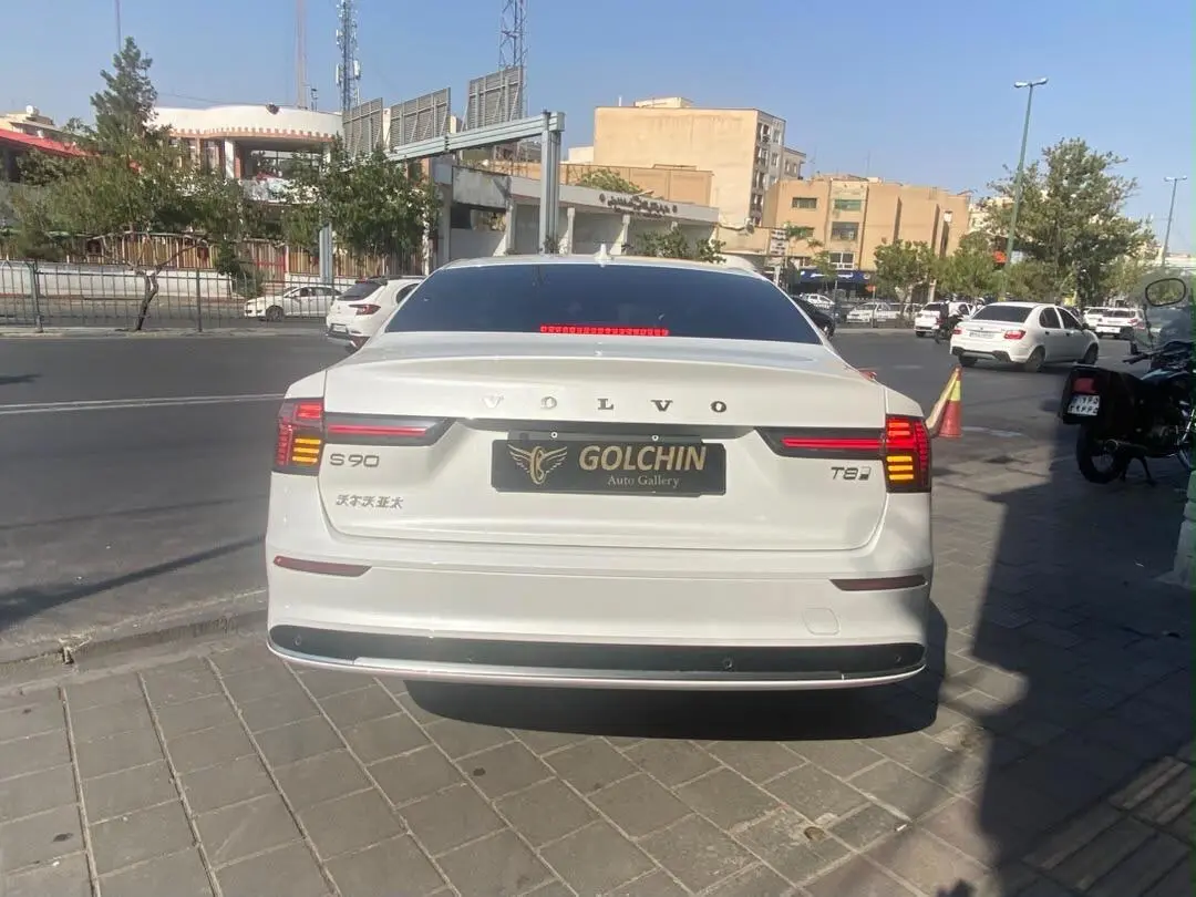 ولوو،  S90