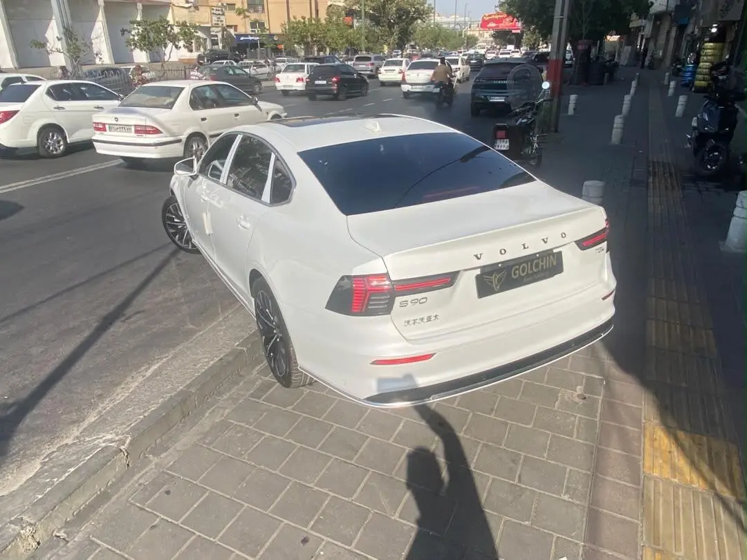 ولوو،  S90