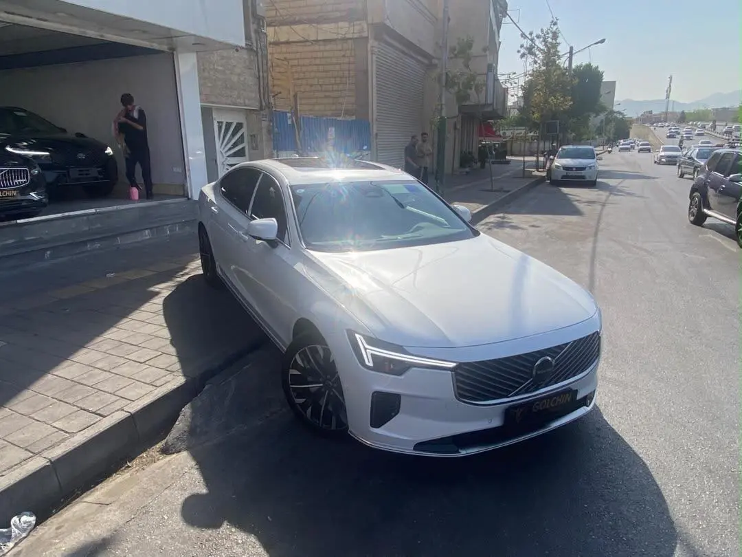 ولوو،  S90