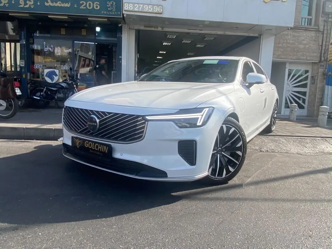 ولوو،  S90