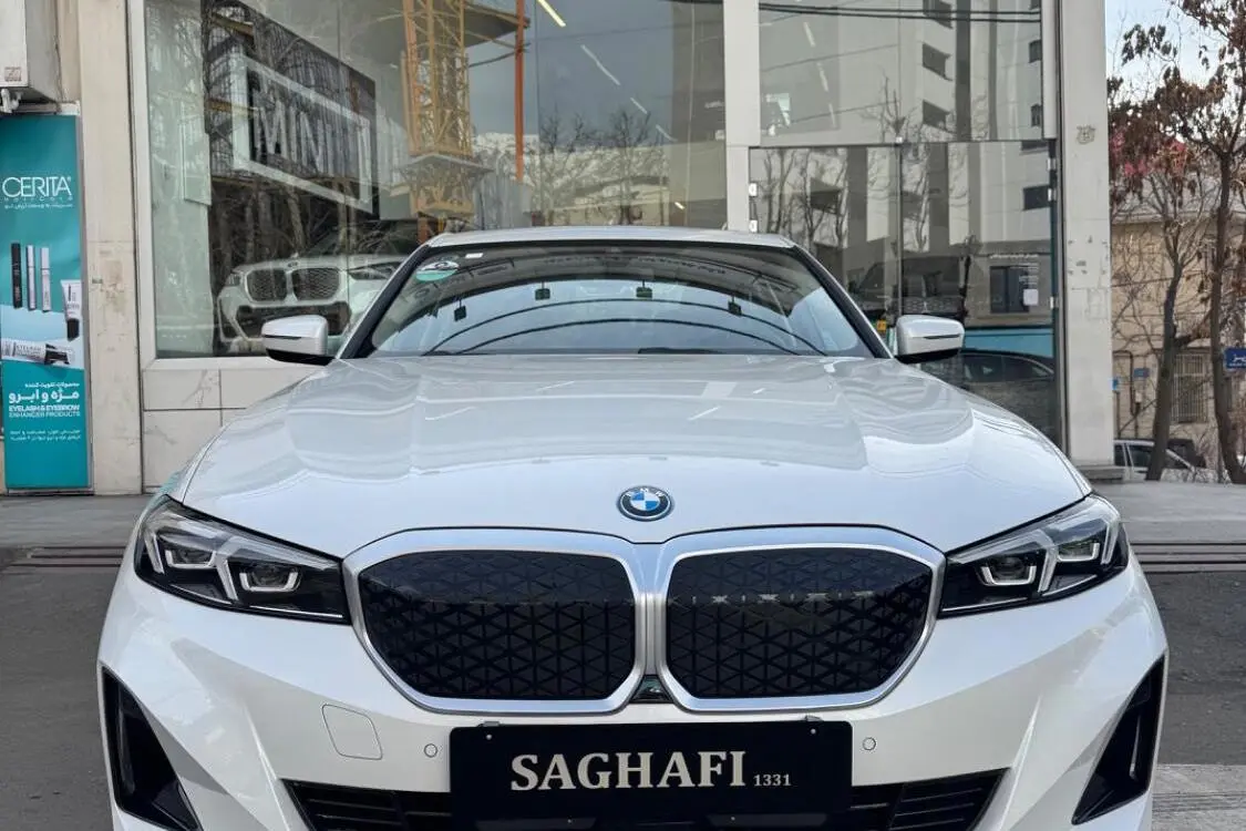 ب ام و،  i3
