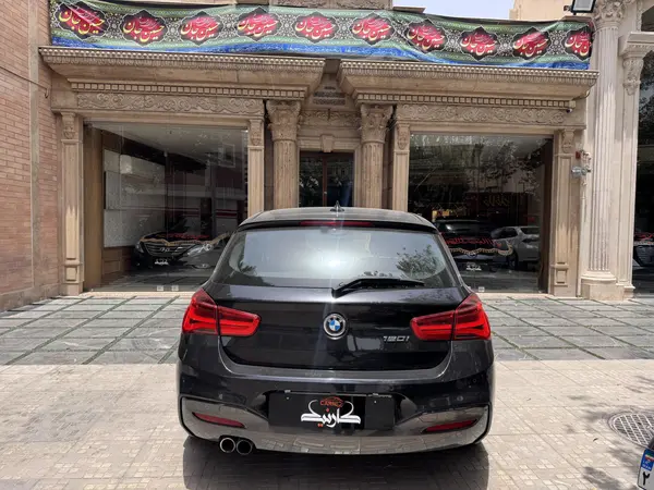 ب ام و، سری 1 هاچ بک