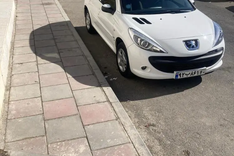 پژو،  207