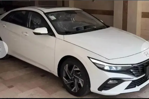 هیوندای، النترا