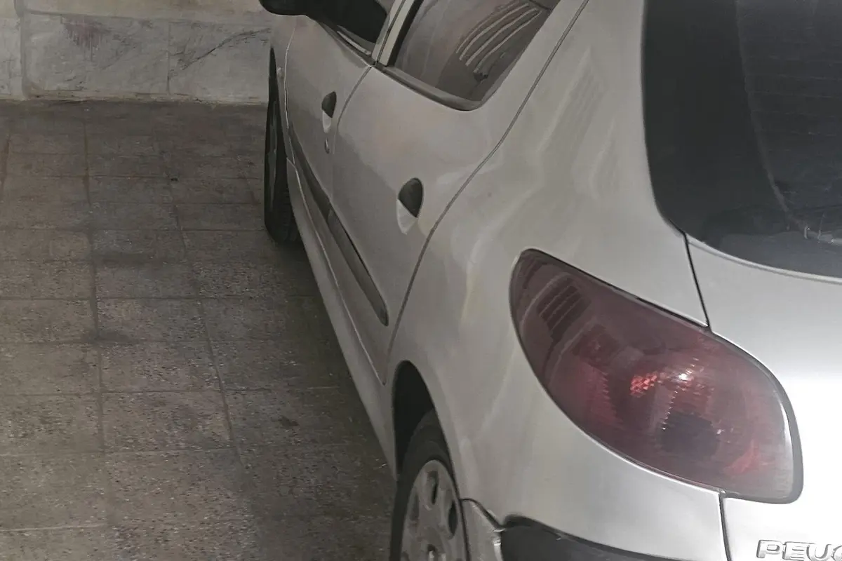 پژو،  206