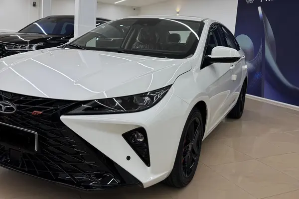 فونیکس، آریزو 6 جی تی (Z6 GT)