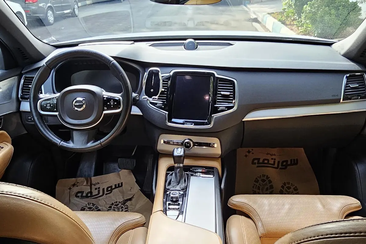 ولوو،  XC90