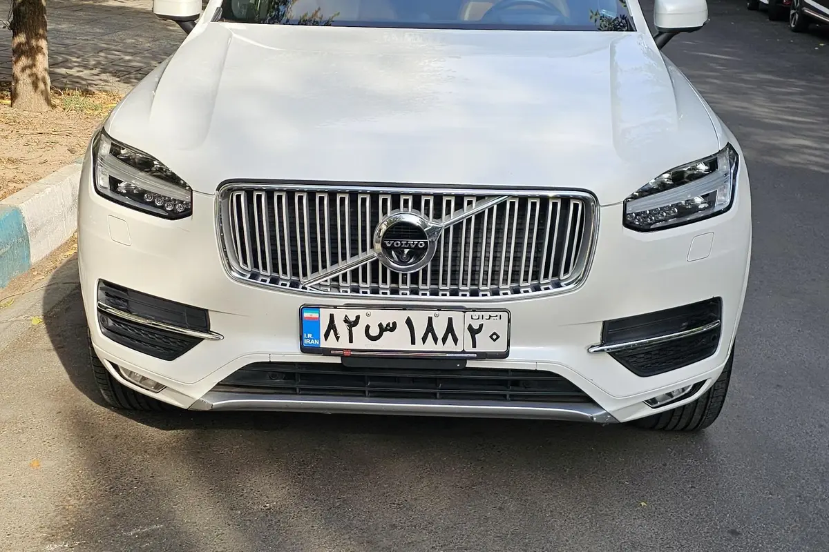 ولوو،  XC90