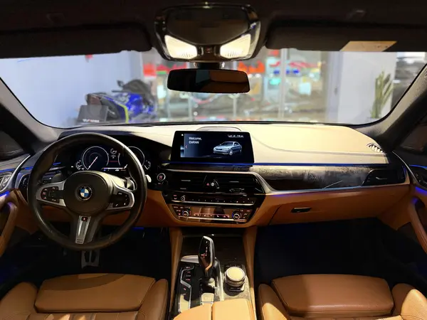 ب ام و، سری 5 سدان