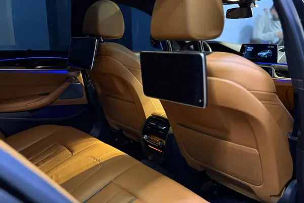 ب ام و، سری 5 سدان