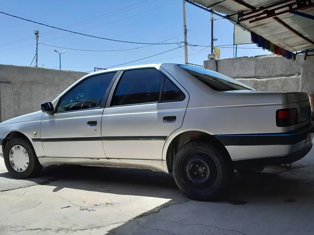 پژو،  405