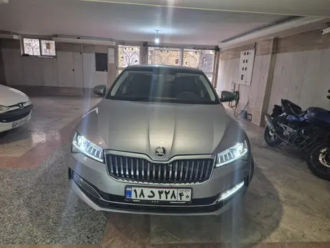 اشکودا، سوپرب