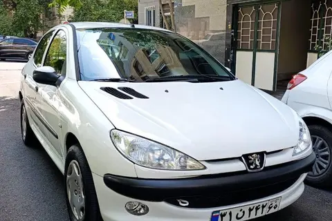 پژو، 206