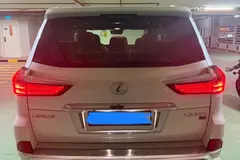 لکسوس، LX